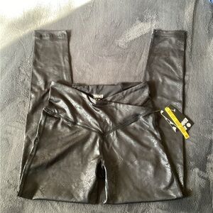 Metallic Butt Lift Leggings